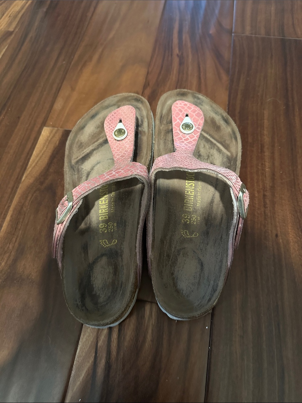 Birkenstock thong sandals size 39 metallic pink Vegan